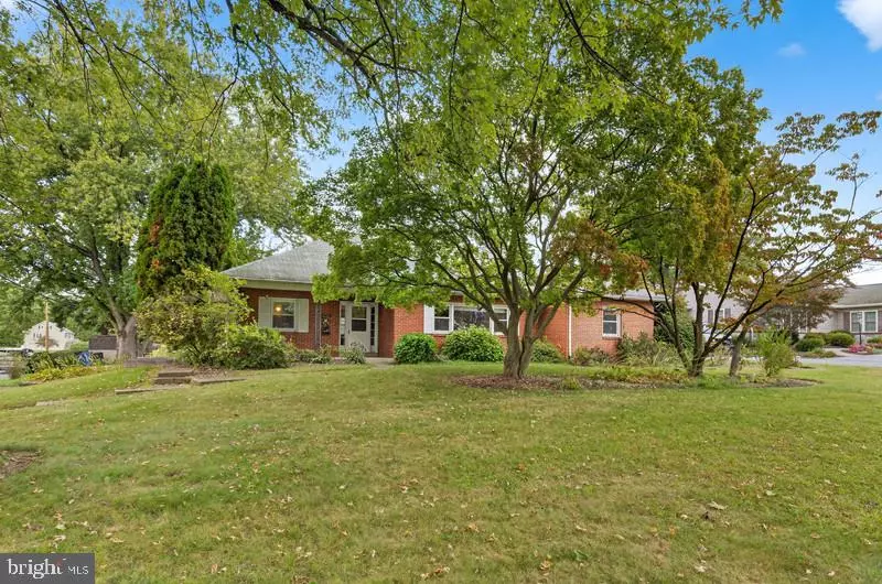 15 EDGEMONT RD, Columbia, PA 17512