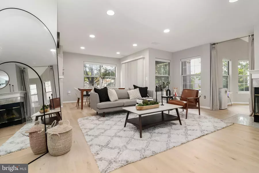 5628 WILLOUGHBY NEWTON DR #15, Centreville, VA 20120