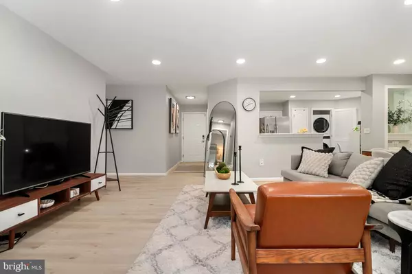 Centreville, VA 20120,5628 WILLOUGHBY NEWTON DR #15