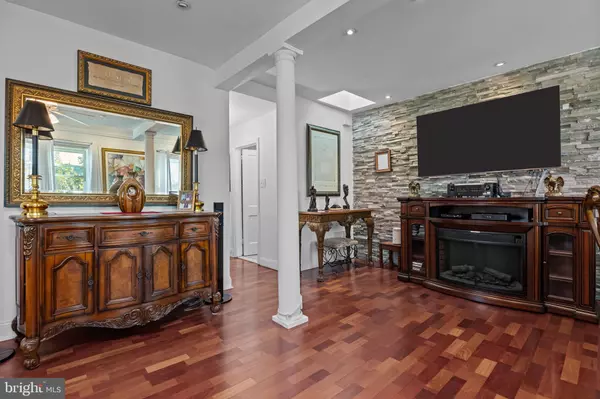 Philadelphia, PA 19138,1318 E DUVAL ST