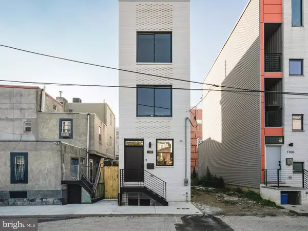 1702 N ORIANNA ST, Philadelphia, PA 19122