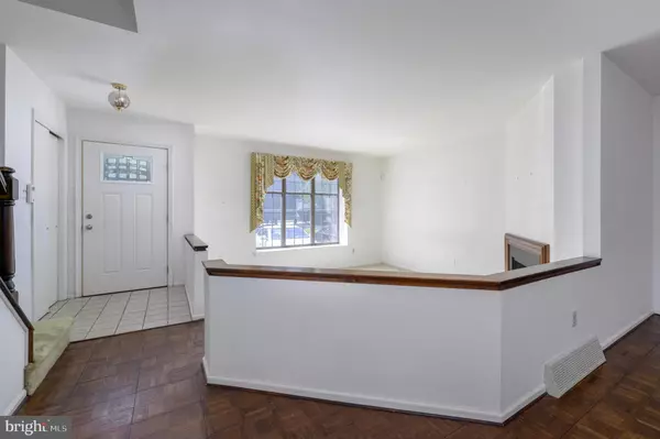 Cherry Hill, NJ 08034,7 CROFTON CMNS