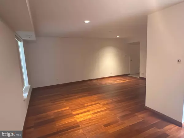 Philadelphia, PA 19129,4000 GYPSY LN #110C