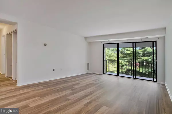 Annapolis, MD 21401,2574 RIVA RD #19A