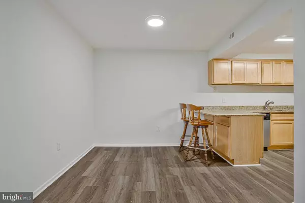 Annapolis, MD 21401,2574 RIVA RD #19A