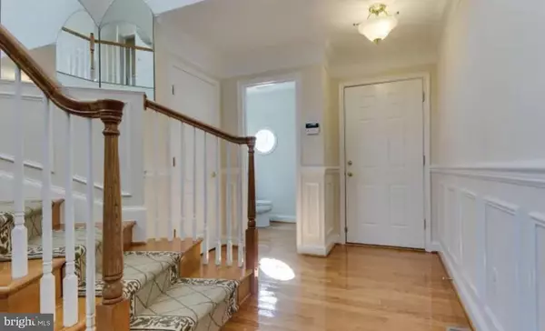 Alexandria, VA 22315,5634 TOWER HILL CIR