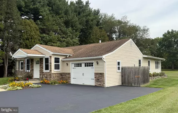 14 FREDERICK RD, Coatesville, PA 19320