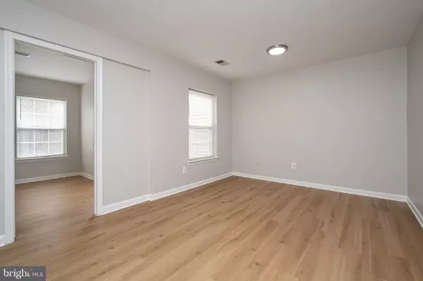 Ashburn, VA 20147,20382 FARMGATE TER