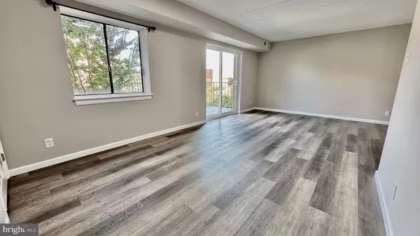Alexandria, VA 22312,6230 EDSALL RD #202