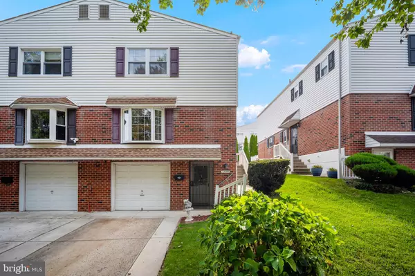 13049 LINDSAY ST, Philadelphia, PA 19116