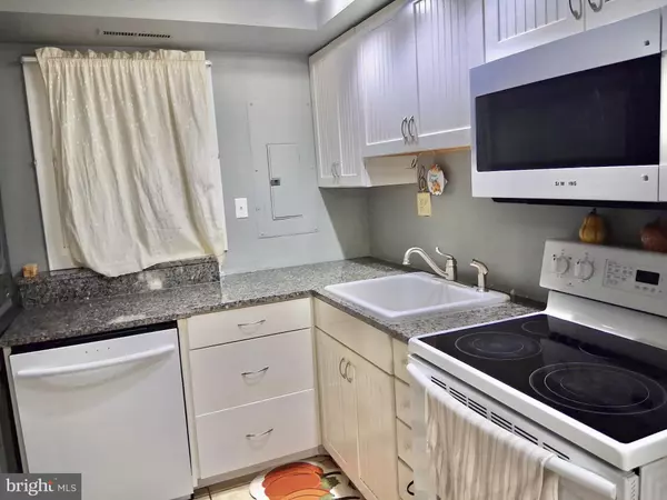 York, PA 17404,619 COLONY DR