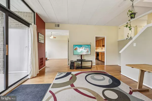 Reston, VA 20191,2118 GREEN WATCH WAY #10/201C