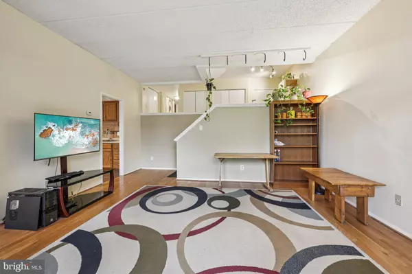 Reston, VA 20191,2118 GREEN WATCH WAY #10/201C