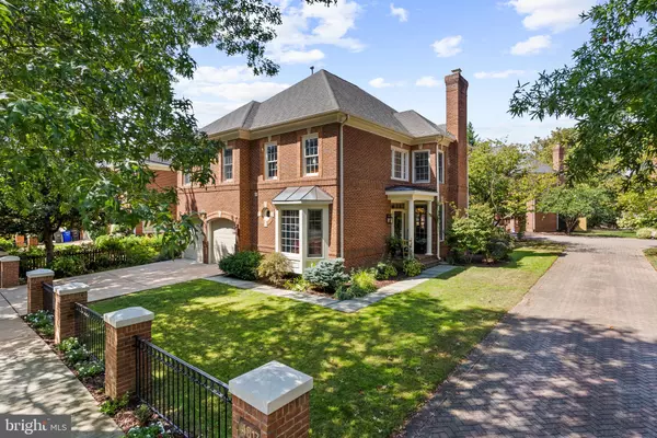 Arlington, VA 22207,4825 26TH ST N