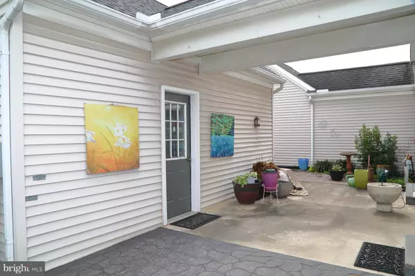 Lititz, PA 17543,1049 KENT GDN