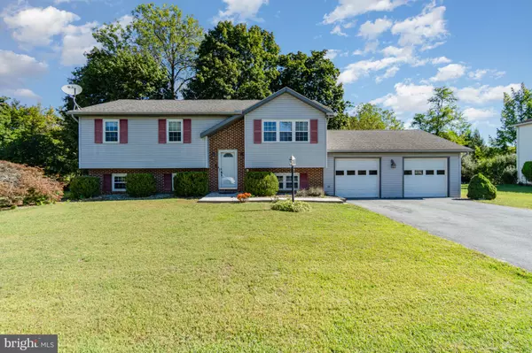 46 WOODED RUN DR, Dillsburg, PA 17019