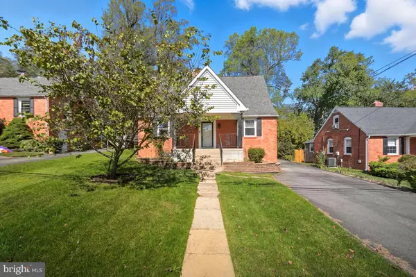 6812 CHESTNUT AVE, Falls Church, VA 22042