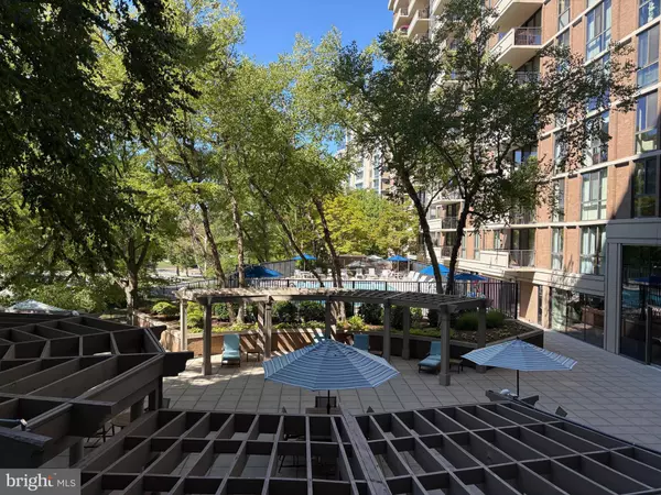 Chevy Chase, MD 20815,4620 N PARK AVE #206E