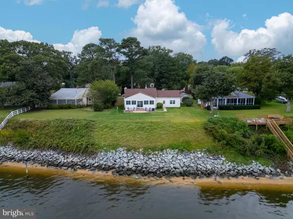 Colonial Beach, VA 22443,3215 RIVERVIEW DR