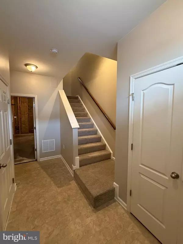 Falling Waters, WV 25419,23 LANDIS CT