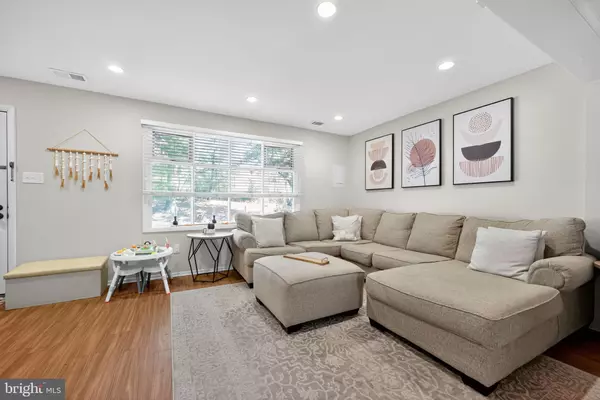 Dresher, PA 19025,309 WOODSIDE CIR