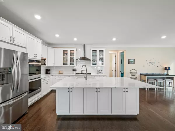 Purcellville, VA 20132,221 S 32ND ST