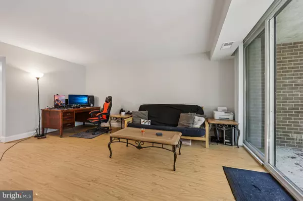 Reston, VA 20190,1410 NORTHGATE SQ #10/1A