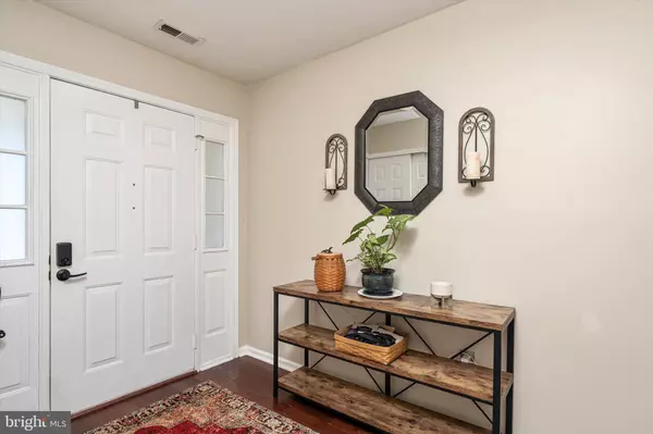 Columbus, NJ 08022,21 HORSESHOE LN N