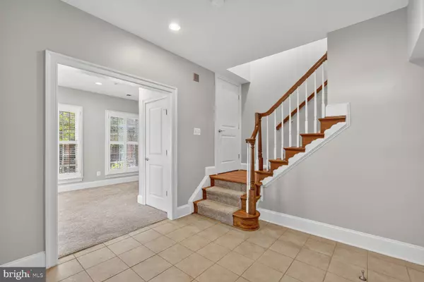 Alexandria, VA 22314,1808 POTOMAC GREENS DR
