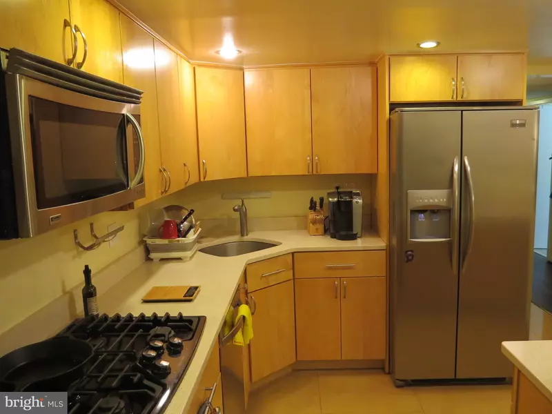 1413 NORTHGATE SQ #1C, Reston, VA 20190