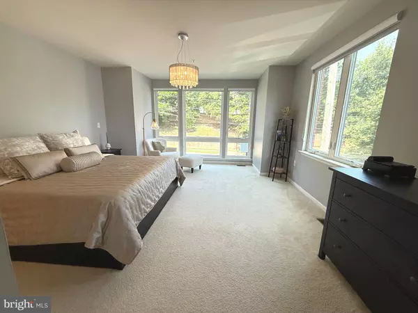 Alexandria, VA 22304,102 S PICKETT ST #101