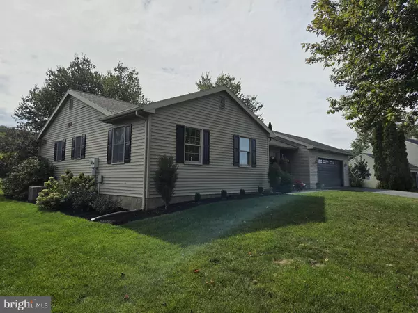 Gap, PA 17527,5232 MEADOW LN