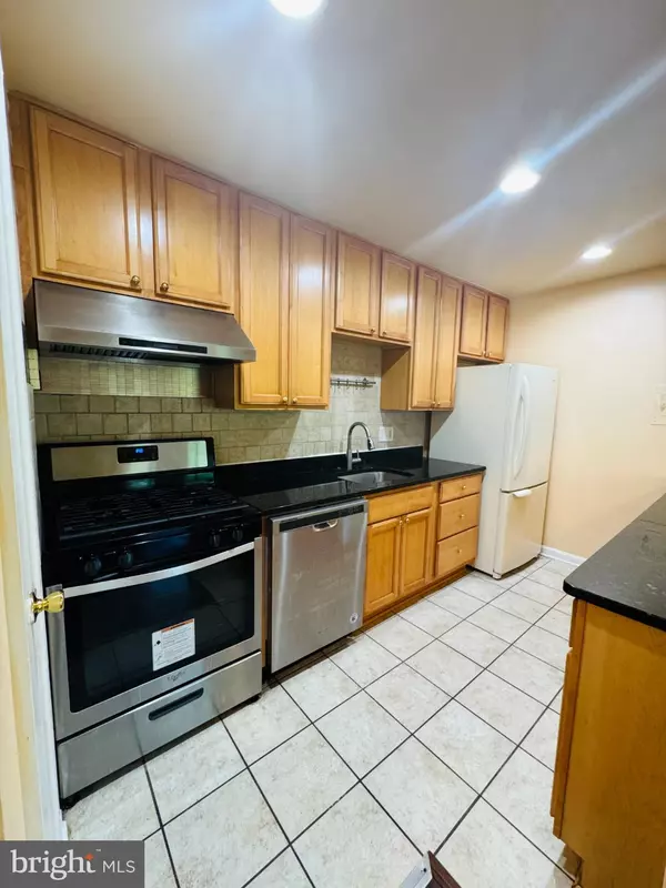 Falls Church, VA 22042,8000 CHANUTE PL #9