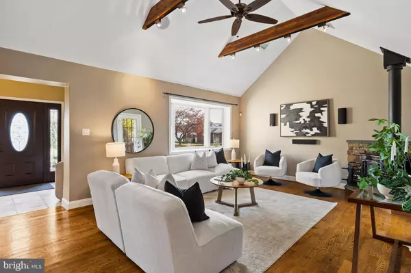 Broomall, PA 19008,16 N MANOR RD