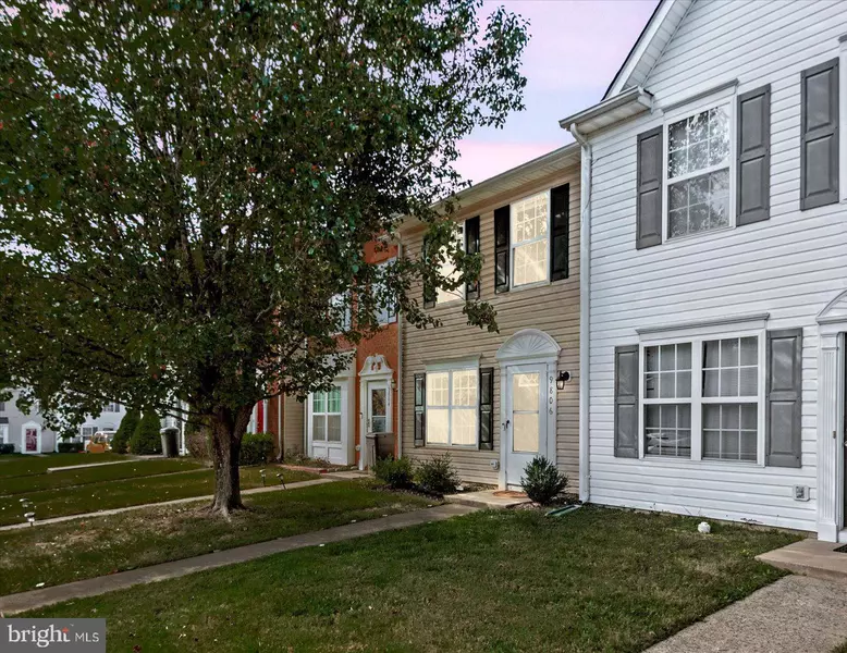 9806 COVENTRY CREEK DR, Fredericksburg, VA 22408