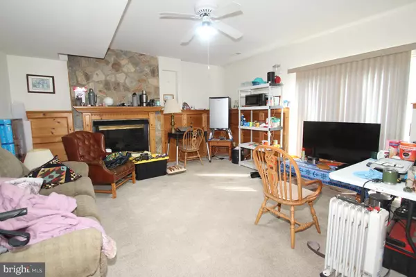 Bear, DE 19701,4 DENISE CT