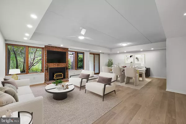 Lutherville Timonium, MD 21093,15 OAKRIDGE CT