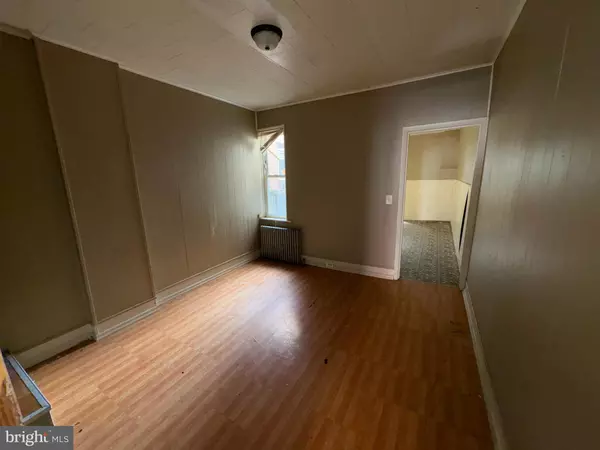 Reading, PA 19602,942 MUHLENBERG ST