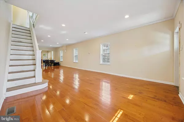 Philadelphia, PA 19128,432 MARTIN ST