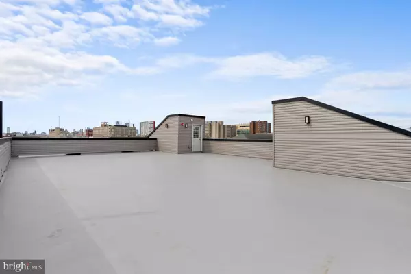 Philadelphia, PA 19122,809 DIAMOND ST #402