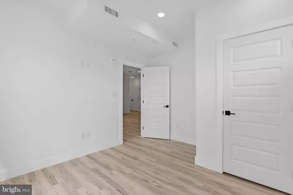 Philadelphia, PA 19122,809 DIAMOND ST #402