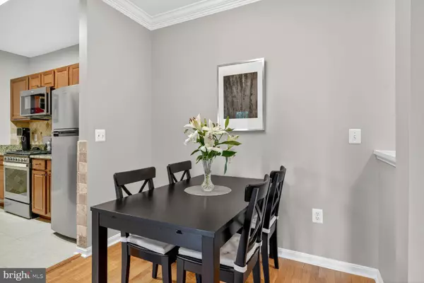 Alexandria, VA 22304,4862 EISENHOWER AVE #460