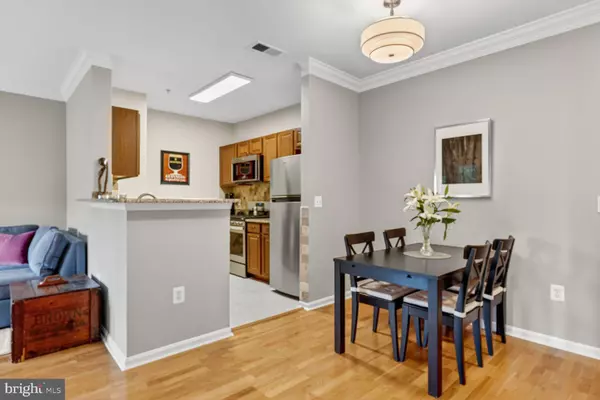 Alexandria, VA 22304,4862 EISENHOWER AVE #460