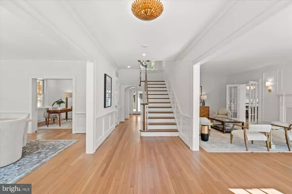 Alexandria, VA 22307,1814 EDGEHILL DR