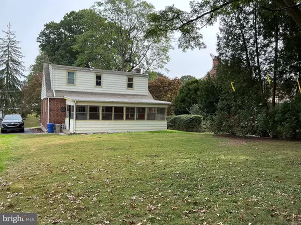 Havertown, PA 19083,728 OAK WAY