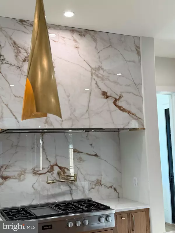 Mclean, VA 22101,5909 CALLA DR