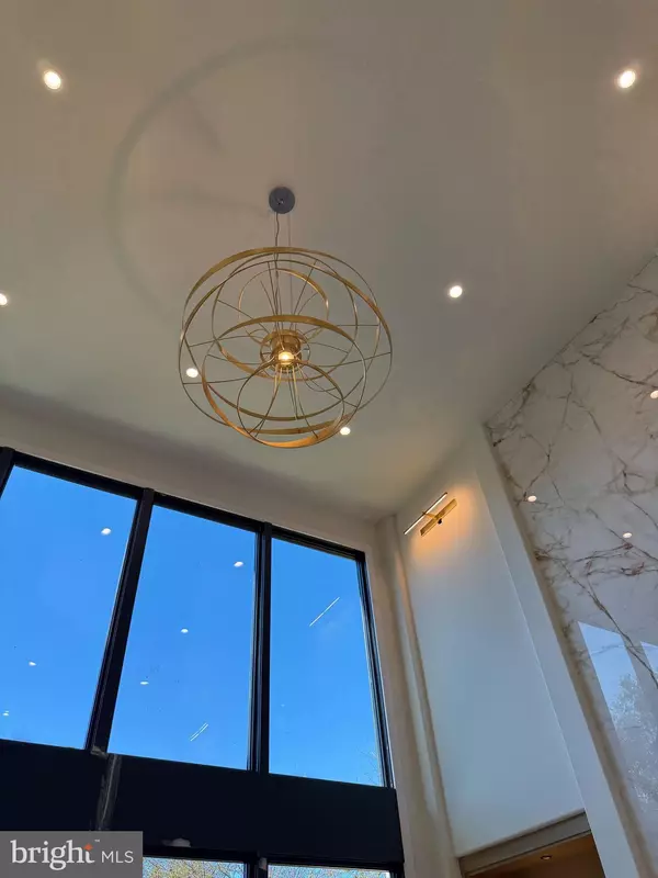 Mclean, VA 22101,5909 CALLA DR