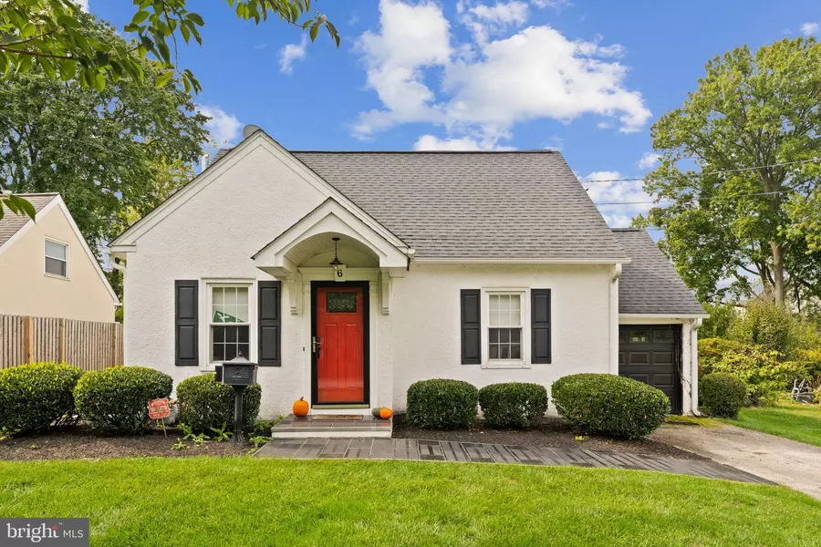 6 LLOYD AVE, Malvern, PA 19355