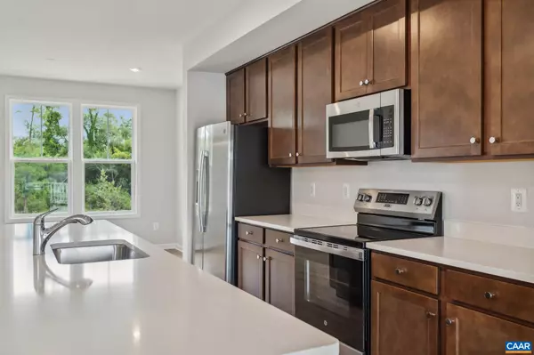 Crozet, VA 22932,5990 CLING LN