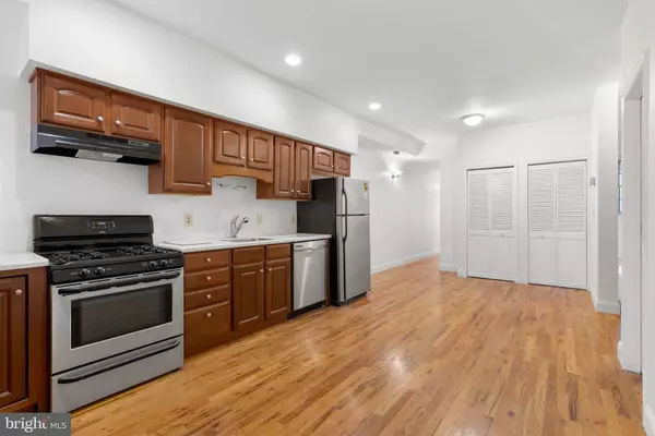 Philadelphia, PA 19147,814 SOUTH ST #2